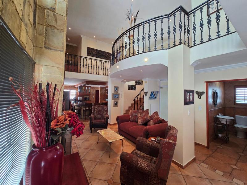 5 Bedroom Property for Sale in Golden Mile Western Cape